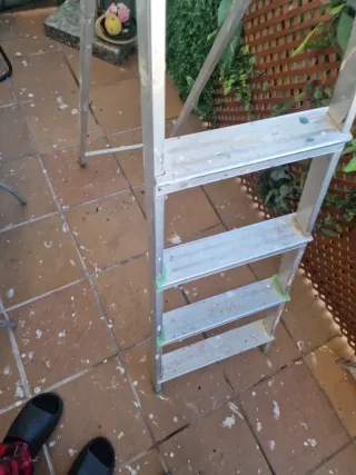 Escaleras metálicas plegables