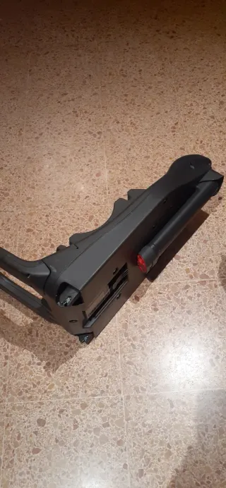 Maxi-Cosi Chicco con base Autofix para coche