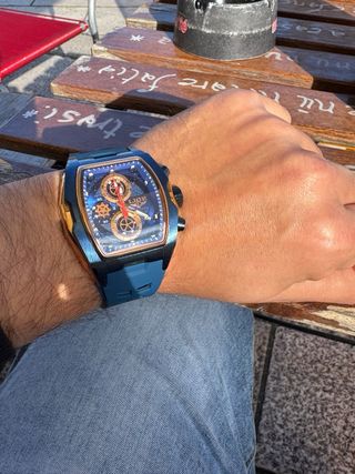 Reloj deportivo elegante azul – Diseño moderno