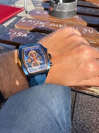 Reloj deportivo elegante azul – Diseño moderno