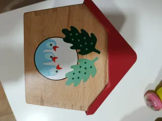 Casita de madera para encajar piezas