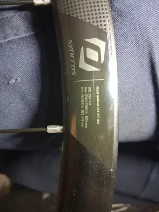 Rueda Trasera Gravel Syncros RP 2.0 muy nuevas 29