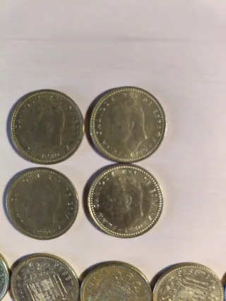 Lote de 42 monedas de peseta desde año 75 al 86