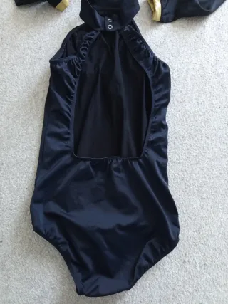 Maillot de patinaje artístico con pedrería + top