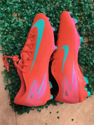 Nike Zoom Vapor 16 Academy FG/MG  Talla 44  Nuevas