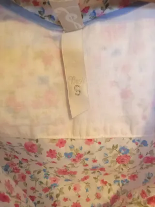 Blusa Stradivarius floral manga corta