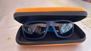 Gafas de sol Polaroid negras y grises