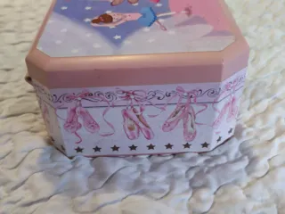 Cajita - joyero músical bailarina niña