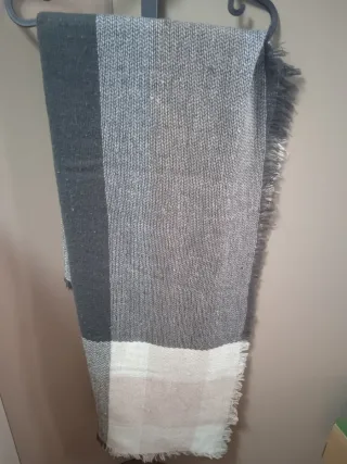 Lote 11 bufandas, pasminas y gorros