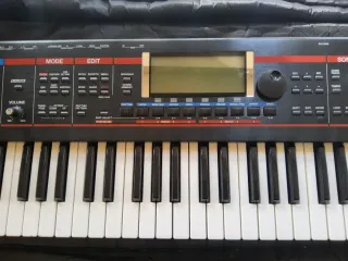 Teclado Sintetizador Roland JUNO-G