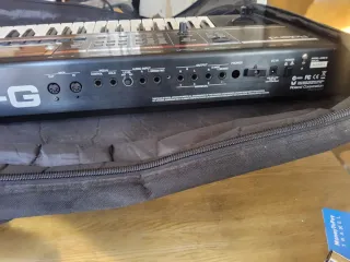 Teclado Sintetizador Roland JUNO-G