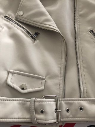 Cazadora polipiel Stradivarius Beige Talla XS