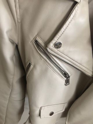 Cazadora polipiel Stradivarius Beige Talla XS