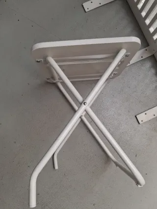 Mesita/ taburete de ikea plegable blanca