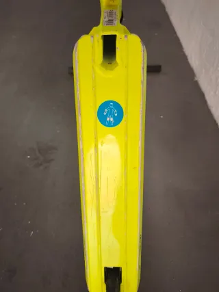 Patinete Scooter Freestyle Amarillo. Buen estado