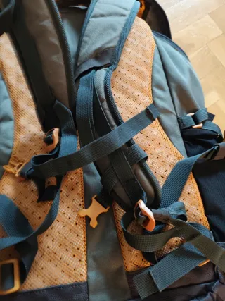 Mochila Montaña Quechua Gris/Verde Oliva