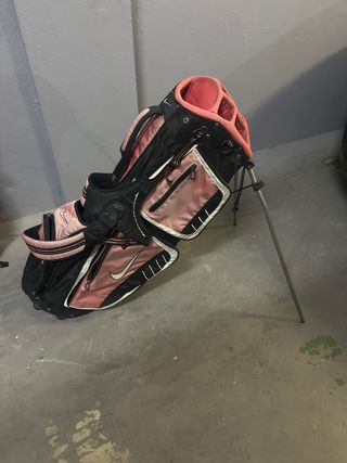 Bolsa de golf Nike rosa y negra