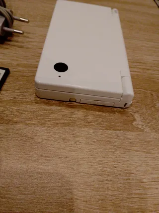 Nintendo DS Blanca + Cargador + Juego