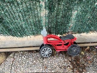 Triciclo infantil rojo