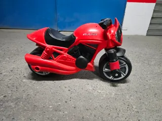 Moto infantil ruedas anchas