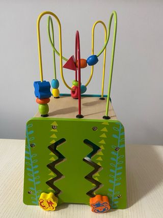Cubo de actividades para bebés