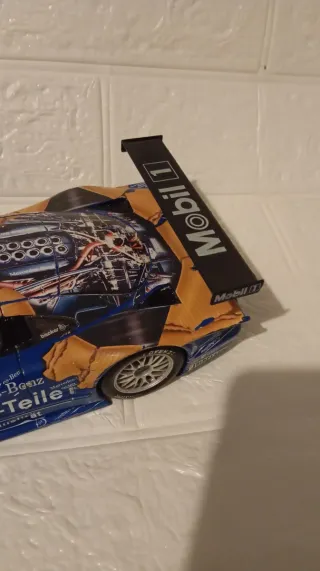 Coche Mercedes-Benz escala 1:18