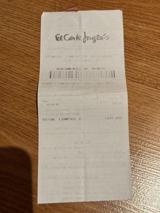 Elegante anillo triple pavé de Carolina Herrera