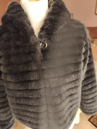 Chaqueta corta pelo negra S