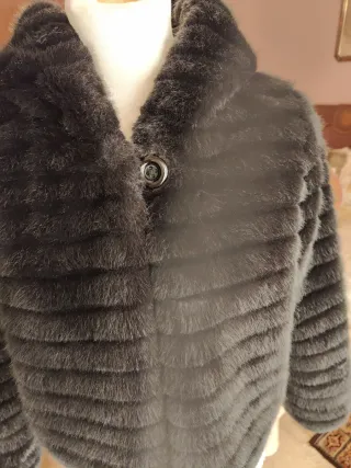 Chaqueta corta pelo negra S