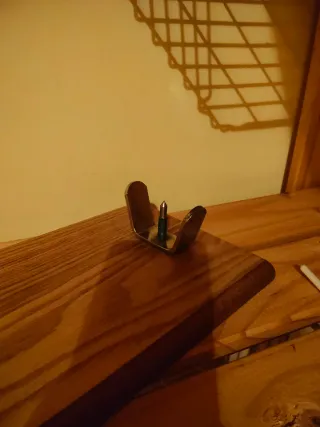 Jamonero de madera y metal