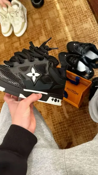 Louis Vuitton Skate Nere Taglia 43