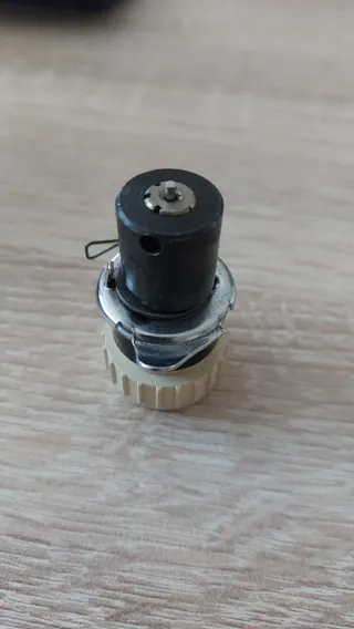 Tensor Hilo Máquina Coser