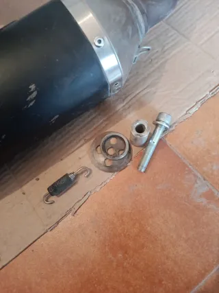 LeoVince Nero Escape Moto