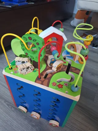 Caja de Actividades de Madera Battat