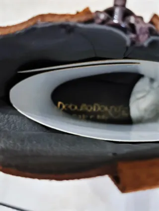 Stivaletti donna marroni con borchie