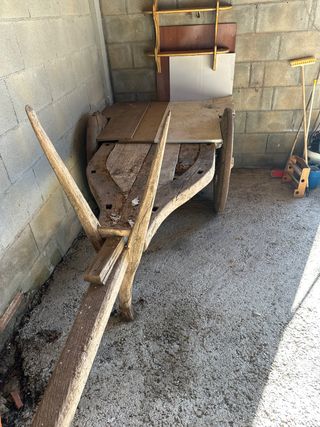 Carro de madera antiguo