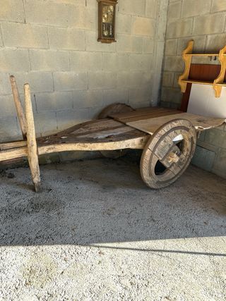 Carro de madera antiguo
