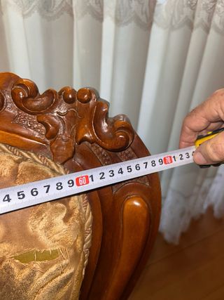Butaca de madera tapizada. Acepto ofertas.
