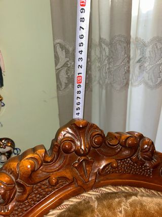 Butaca de madera tapizada. Acepto ofertas.