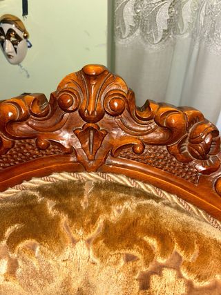 Butaca de madera tapizada. Acepto ofertas.