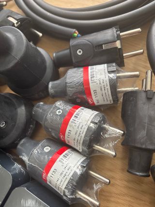 Lote material eléctrico: regletas y cables