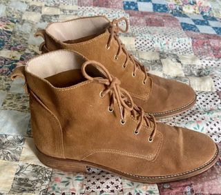 Botas de piel ante cordones marrones