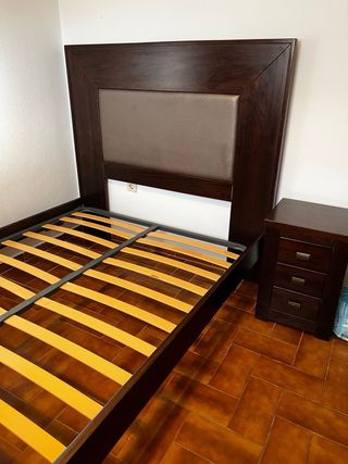 Cama de madera con somier metálico 135cm
