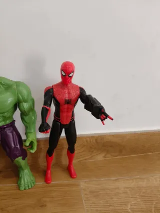 Figuras de Superhéroes (Batman, Thor, Capitán Amér