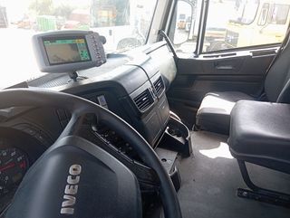 Iveco Stralis 330 E6 con caja de basura