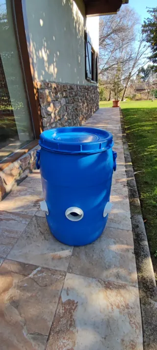 Bidón Gallinas 6 Comederos (60 litros)