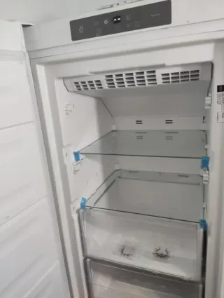 Congelador Vertical Whirlpool 1.86m