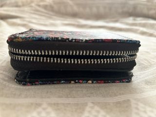 Cartera de flores multicolor