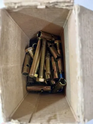 Lote anclajes metálicos Dynabolt