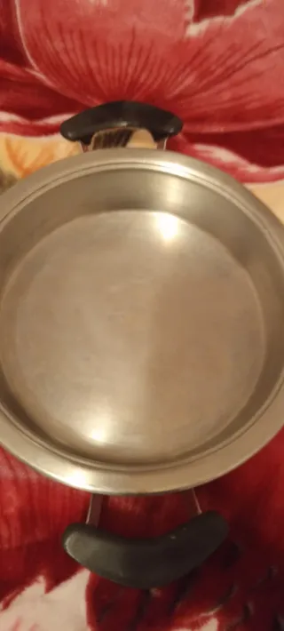 Pentola A.M.C. in metallo e plastica